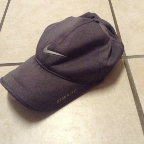 nike storm fit hat